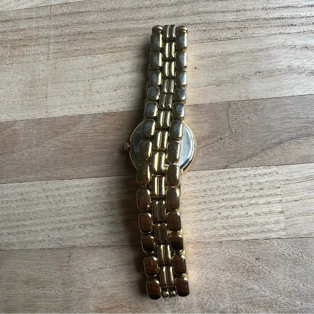 Noblia Citizen ladies gold tone dress watch NEW BATTERY
